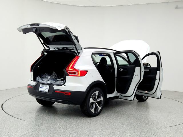 New 2026 Volvo XC40 B5 Plus w/ Protection Package Premier image 11