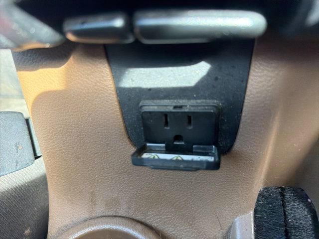 Used 2017 Jeep Wrangler Unlimited Sahara w/ Connectivity Group image 28