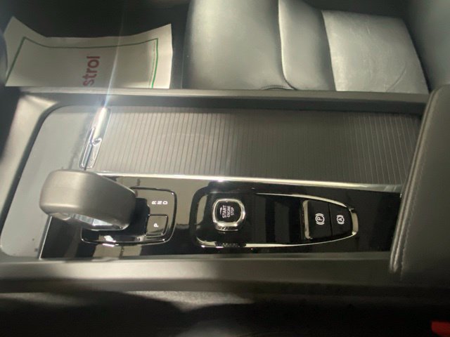 Certified 2025 Volvo S60 B5 Core AWD/4WD image 25
