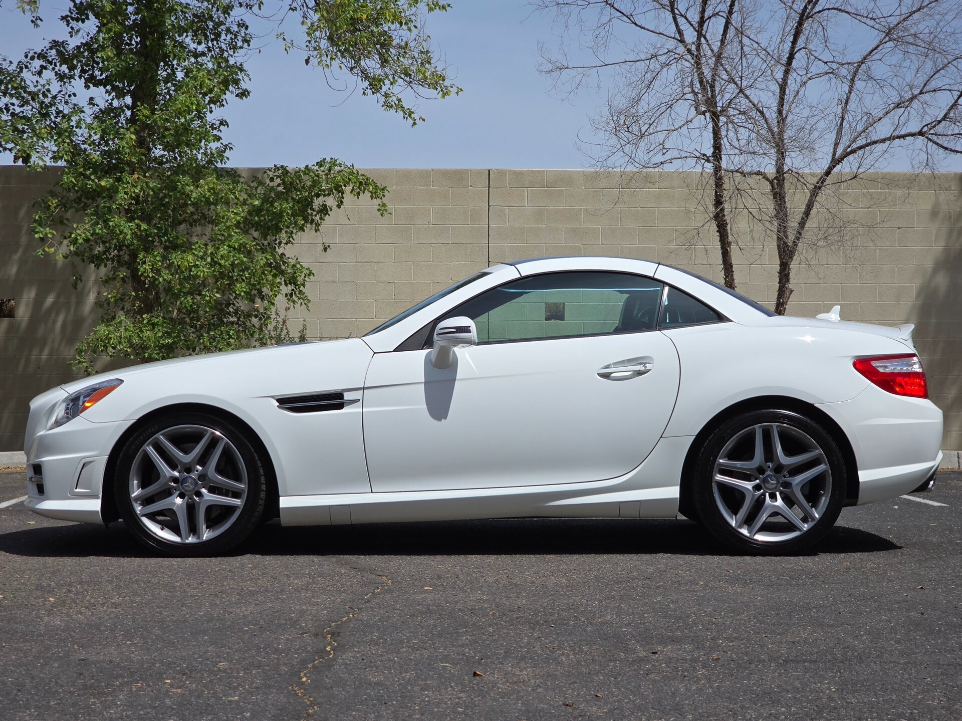 Used 2016 Mercedes-Benz SLK 350 image 7
