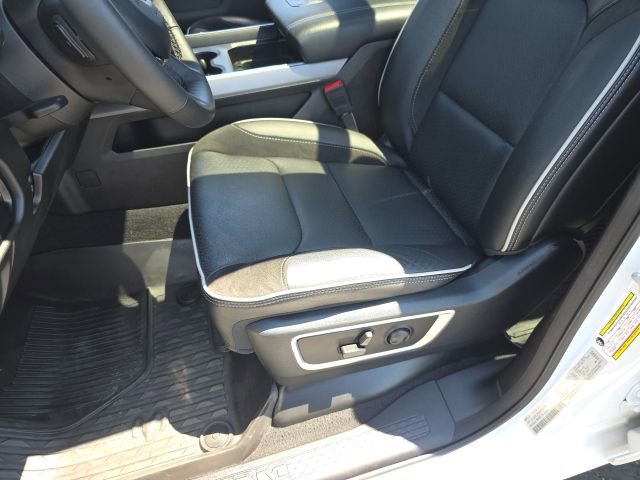 Used 2025 RAM 1500 Laramie w/ Advanced Safety Group II AWD/4WD image 20