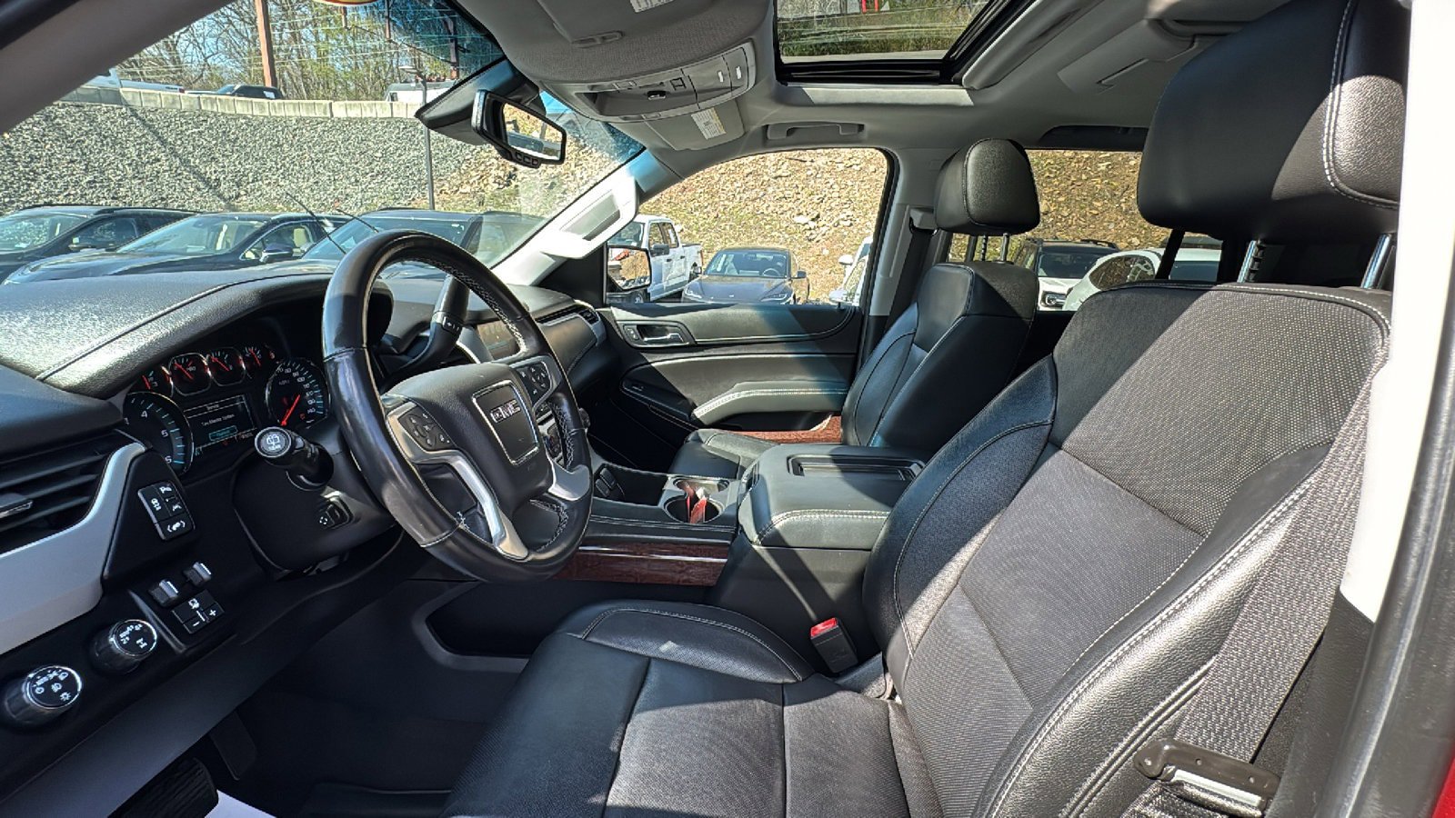 Used 2020 GMC Yukon SLT w/ Open Road Package AWD/4WD image 14