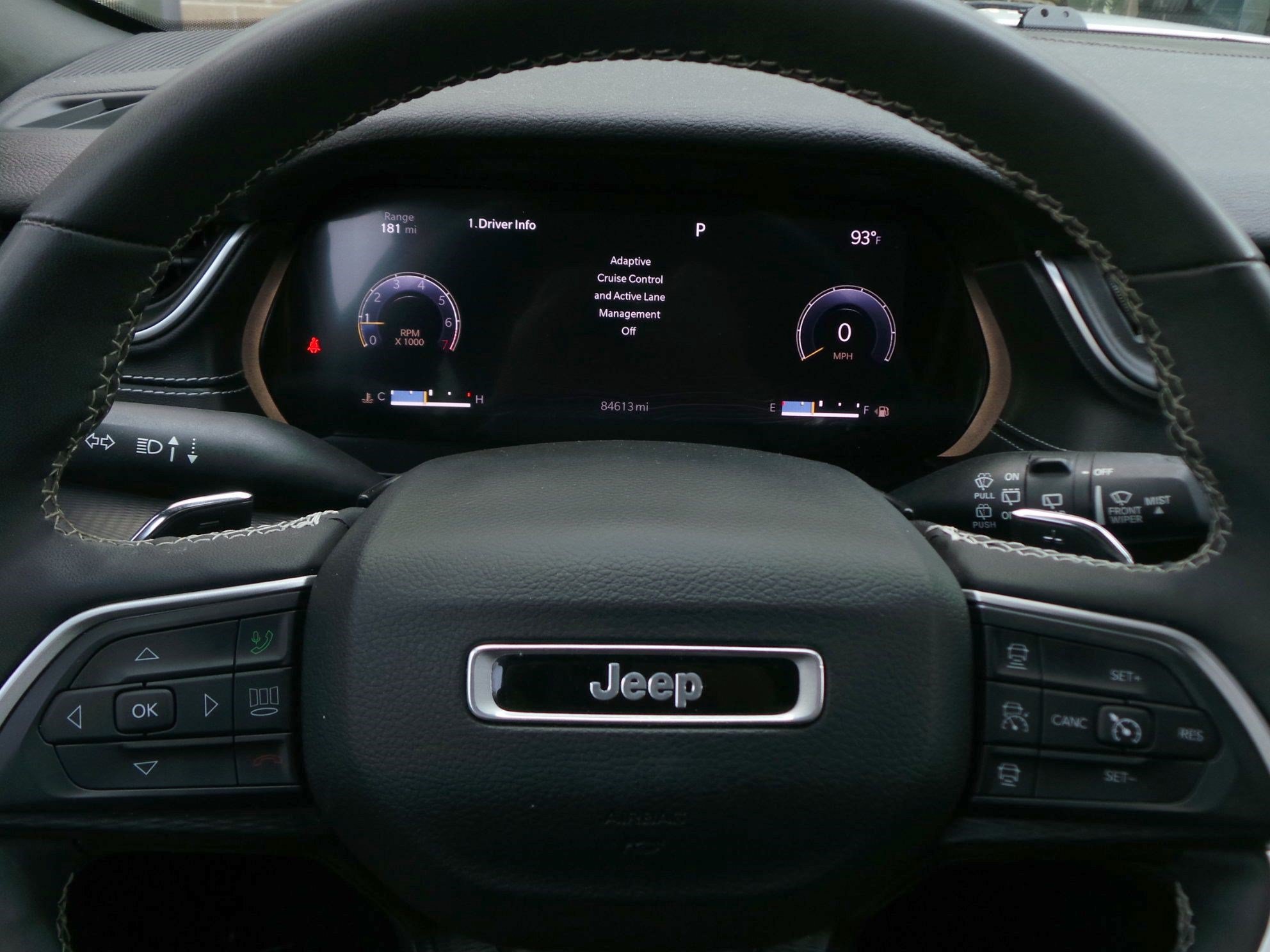 Used 2023 Jeep Grand Cherokee Altitude AWD/4WD image 9