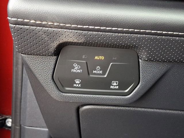 Used 2024 Volkswagen Atlas Cross Sport SE image 28