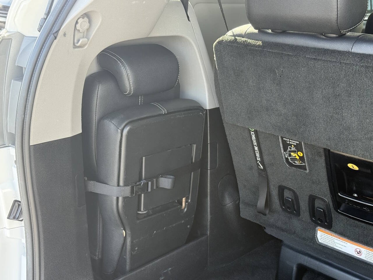 Used 2015 Toyota Sienna SE FWD image 17