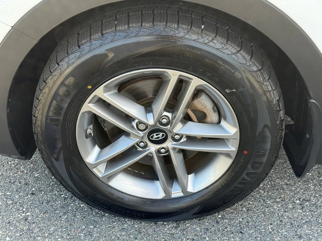 Used 2018 Hyundai Santa Fe Sport w/ Cargo Package AWD/4WD image 10