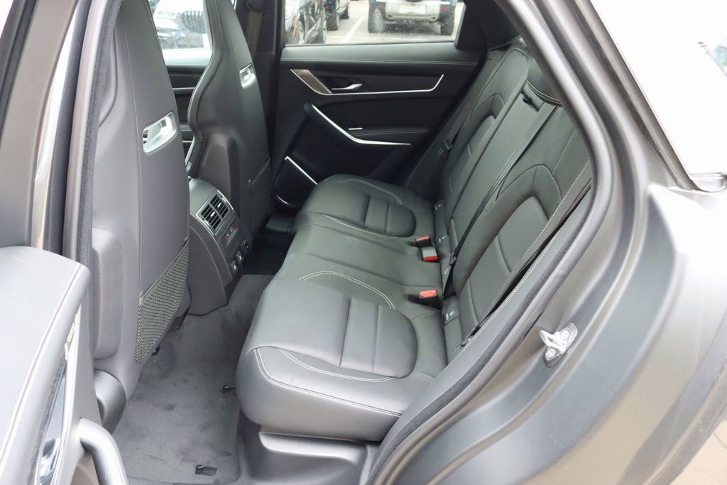 Used 2026 Jaguar F-PACE R-Dynamic S image 32