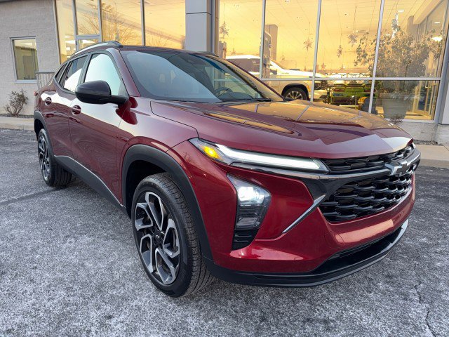 Used 2024 Chevrolet Trax RS image 1