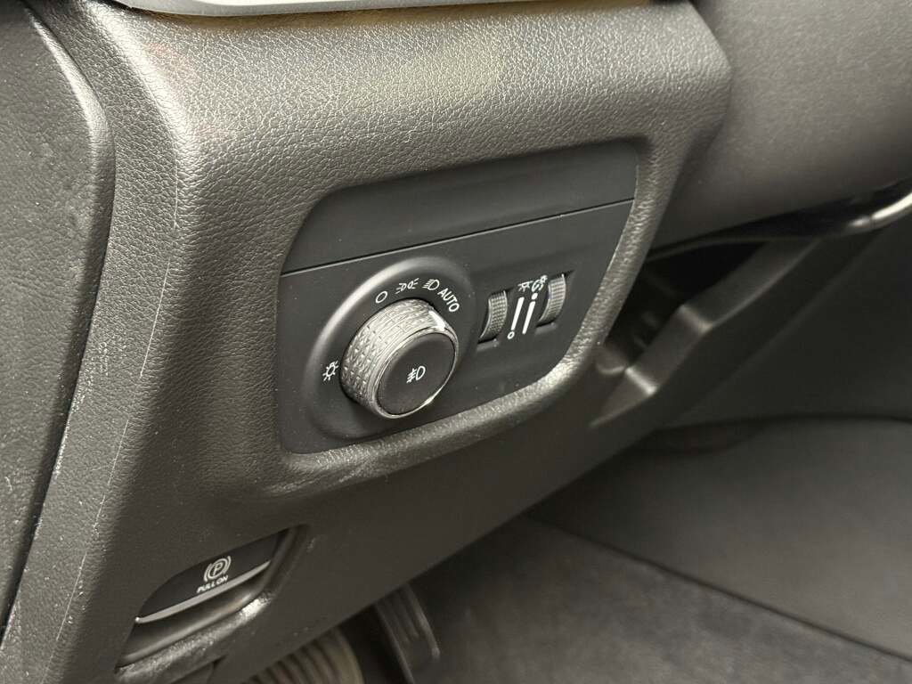 New 2025 Jeep Grand Cherokee Limited w/ Black Appearance Package image 35