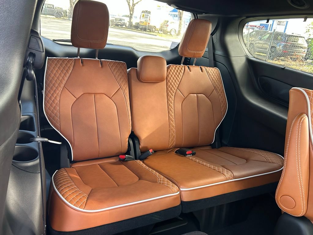 New 2026 Chrysler Pacifica Pinnacle AWD/4WD image 47