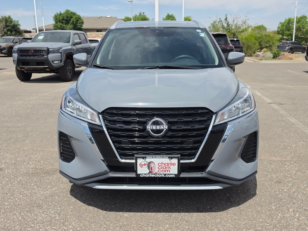 Used 2023 Nissan Kicks SV FWD image 2