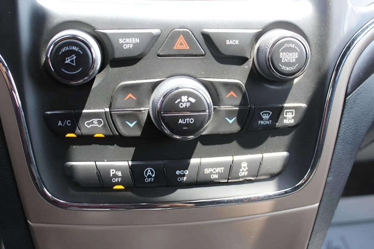 Used 2016 Jeep Grand Cherokee Laredo w/ Quick Order Package 23E AWD/4WD image 20