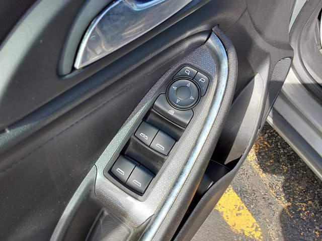 Used 2018 Chevrolet Malibu LT w/ True North Edition FWD image 16