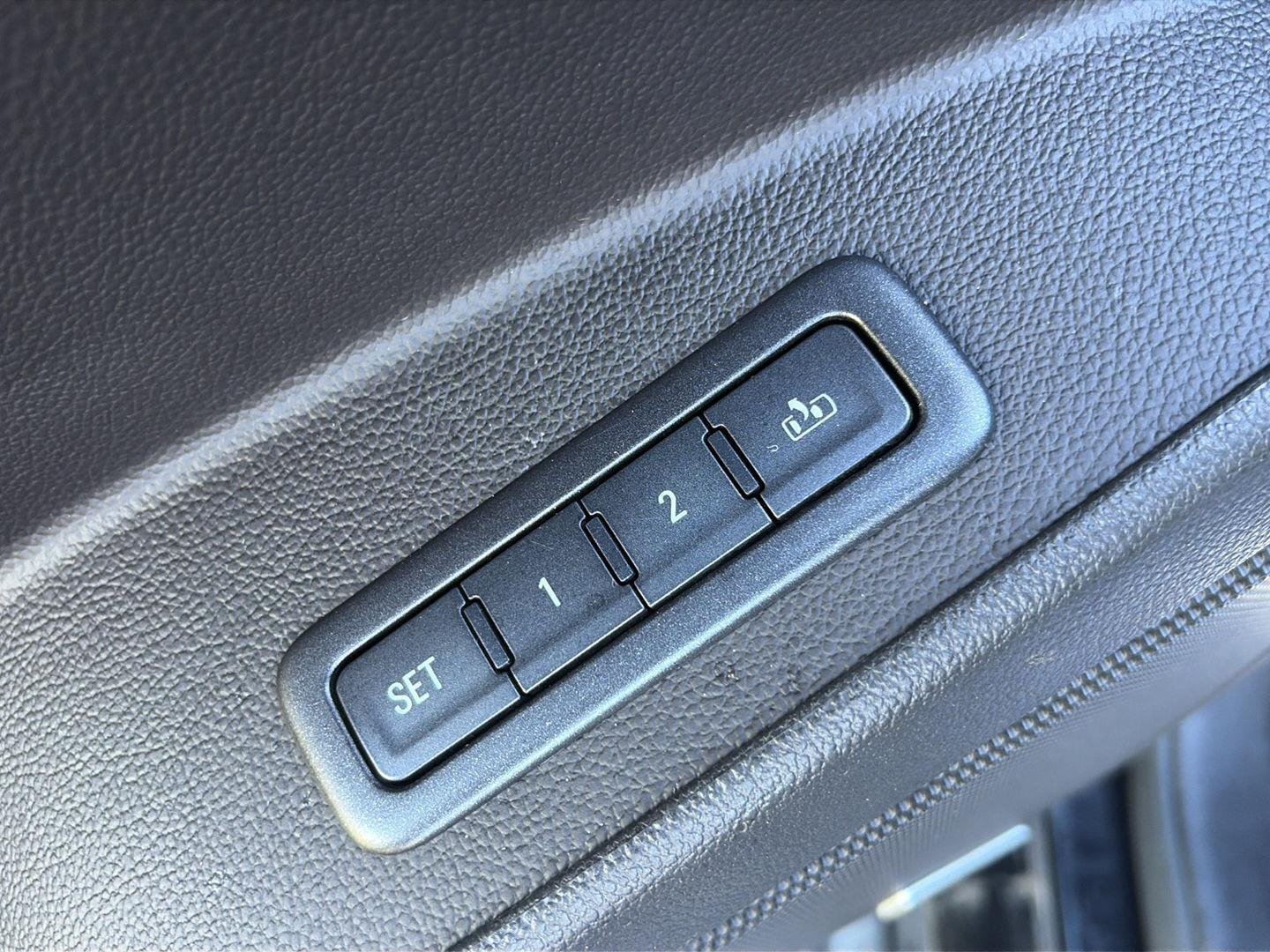 Used 2016 Chevrolet Tahoe LT AWD/4WD image 17