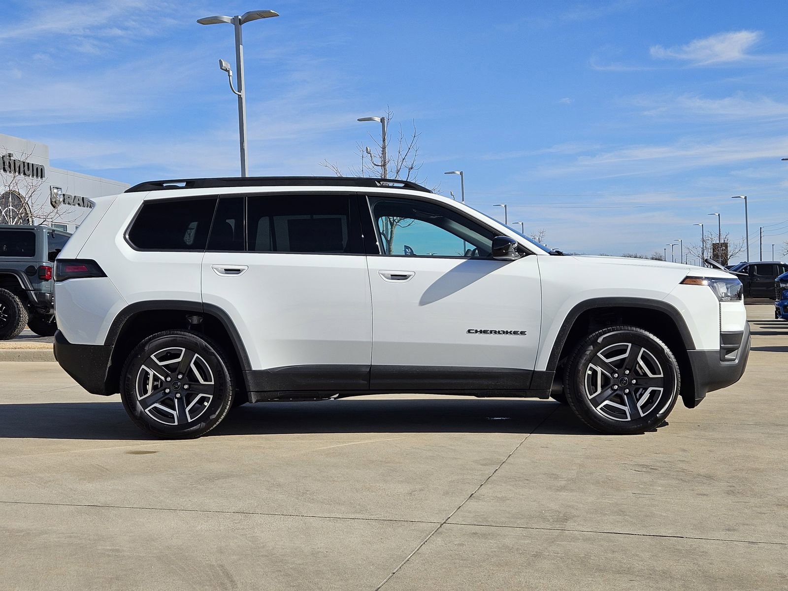New 2026 Jeep Cherokee Laredo image 7