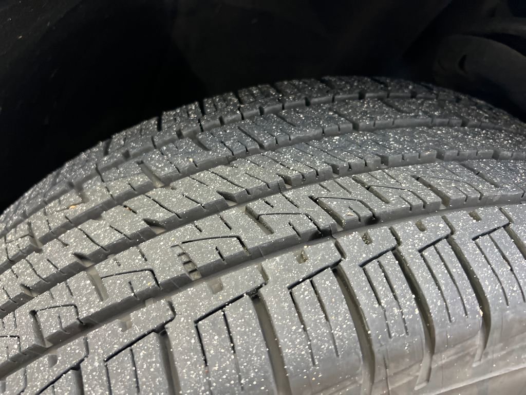 Used 2020 Buick Envision Essence w/ Experience Buick Package image 29