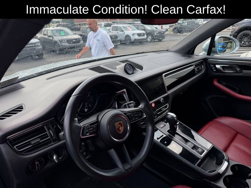 Used 2024 Porsche Macan AWD/4WD image 12