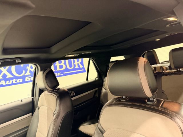 Used 2017 Ford Explorer XLT w/ Equipment Group 202A image 16