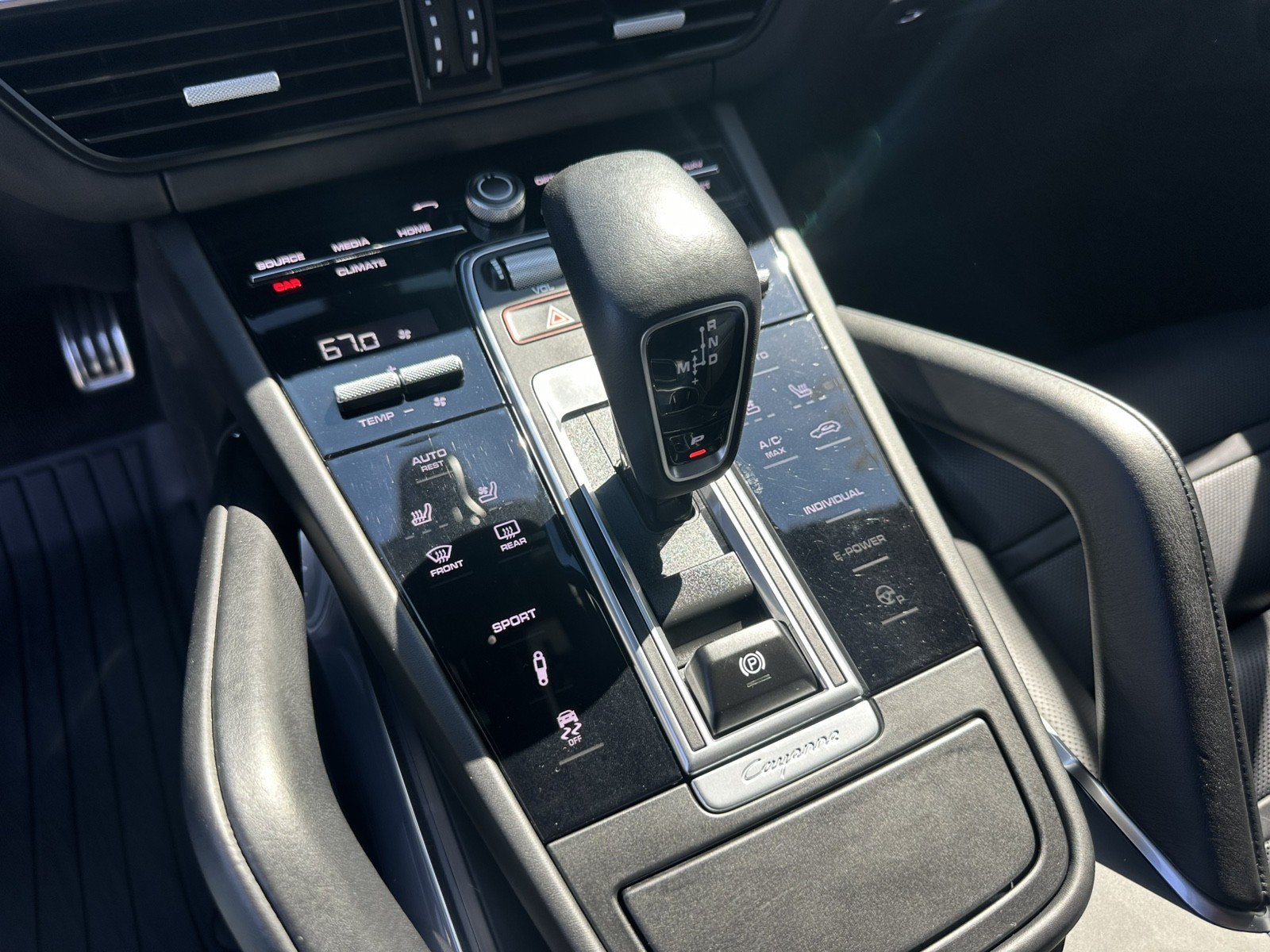 Used 2019 Porsche Cayenne Turbo AWD/4WD image 24