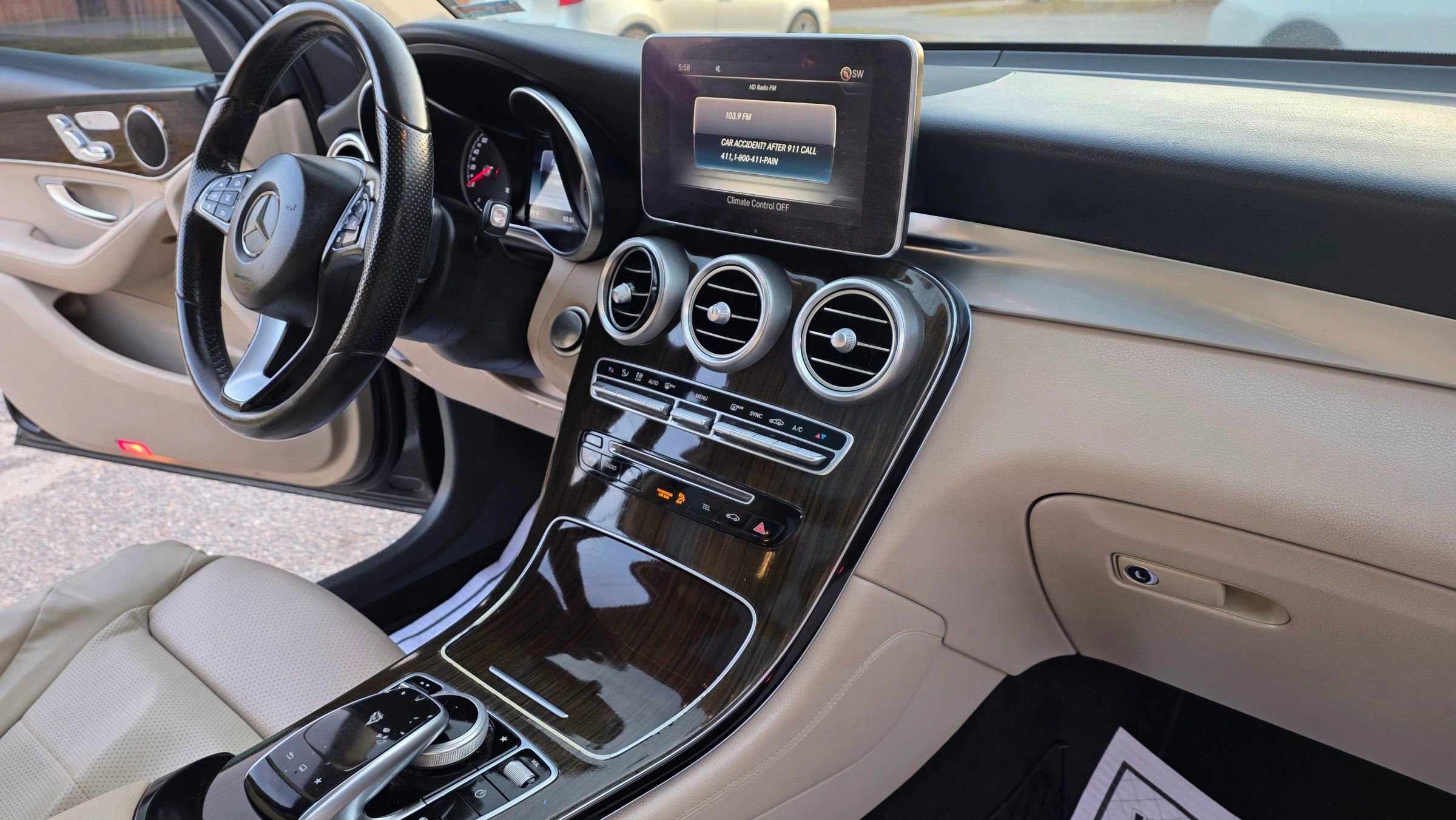 Used 2016 Mercedes-Benz GLC 300 image 14