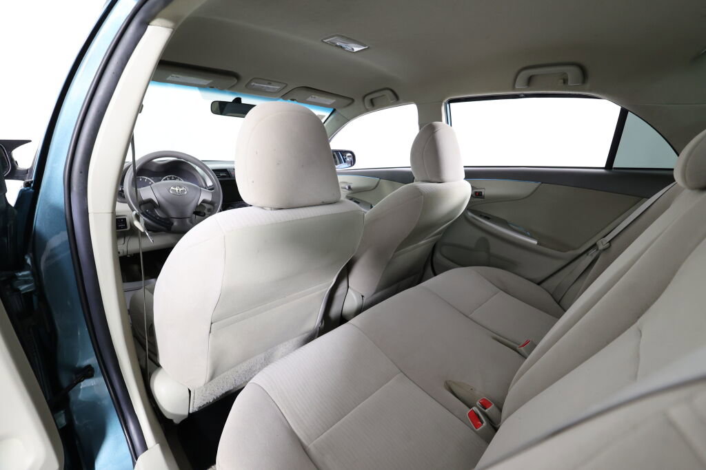 Used 2010 Toyota Corolla LE FWD image 14