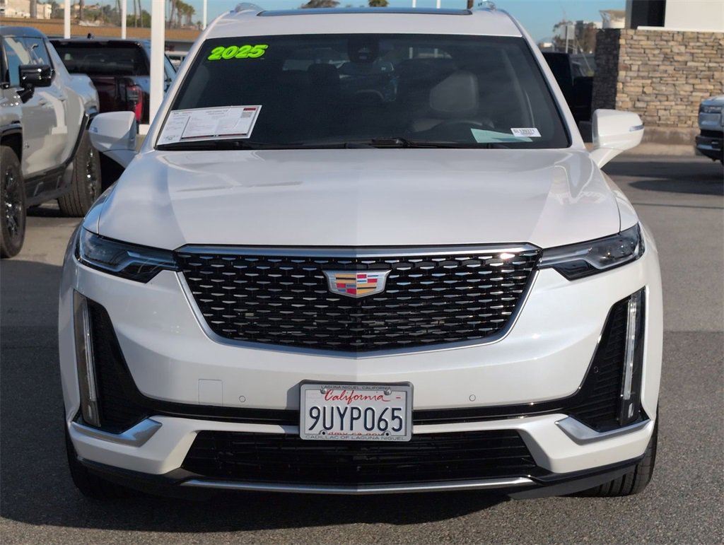 Used 2025 Cadillac XT6 Luxury image 2
