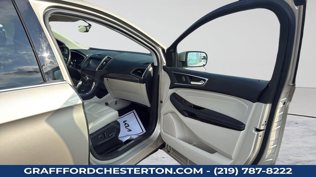 Used 2017 Ford Edge Titanium FWD image 23