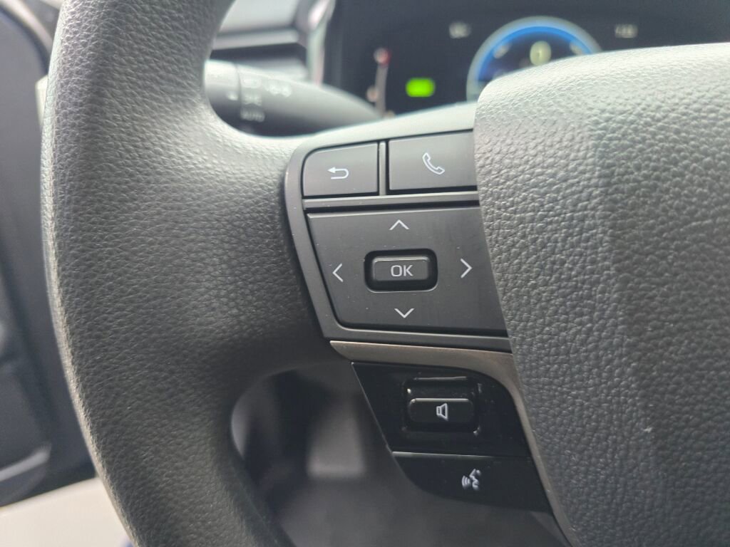 Used 2025 Toyota Camry LE image 22