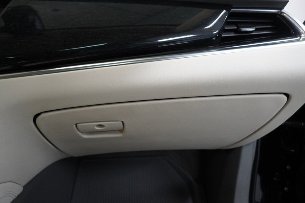 Used 2023 Cadillac XT6 Premium Luxury image 39