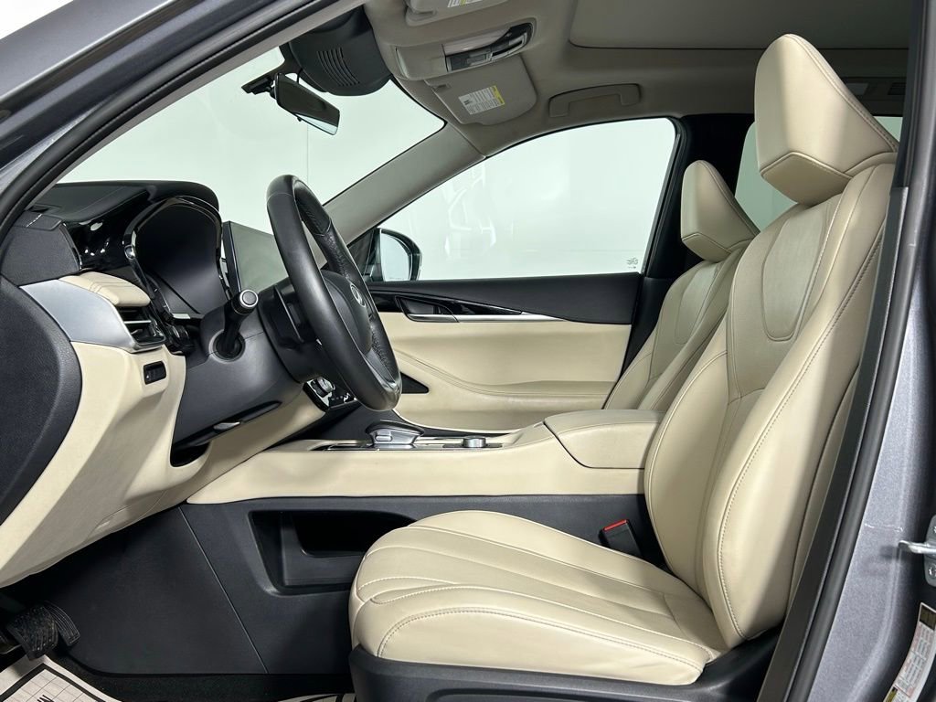 Used 2023 INFINITI QX60 Pure image 32