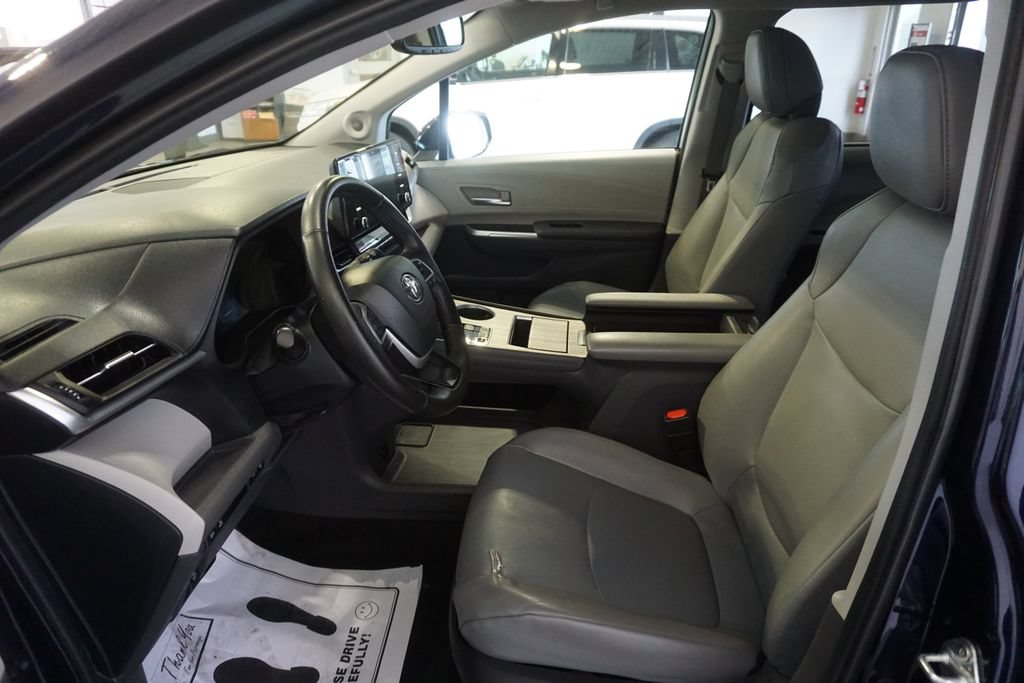 Used 2024 Toyota Sienna XLE w/ XLE Plus Package AWD/4WD image 22