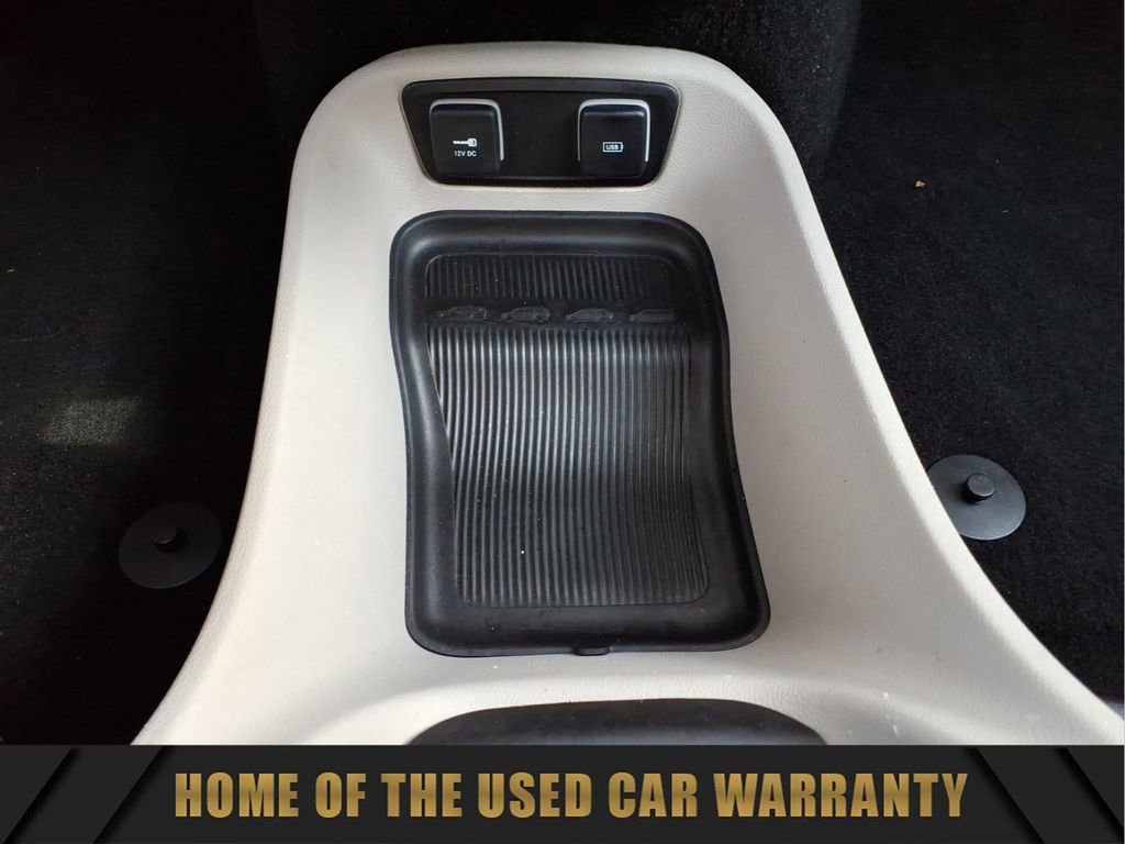 Used 2017 Chrysler Pacifica Touring-L image 32