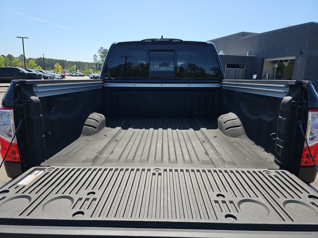 Used 2024 Nissan Titan SV w/ SV Convenience Package image 15
