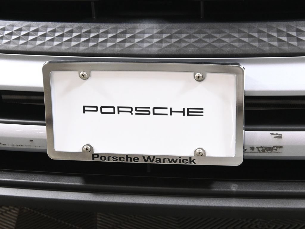 Used 2026 Porsche Macan AWD/4WD image 14