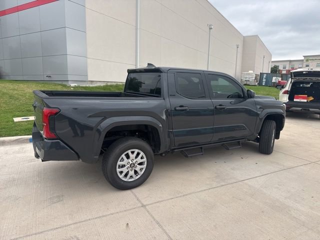 Used 2025 Toyota Tacoma SR5 AWD/4WD image 3