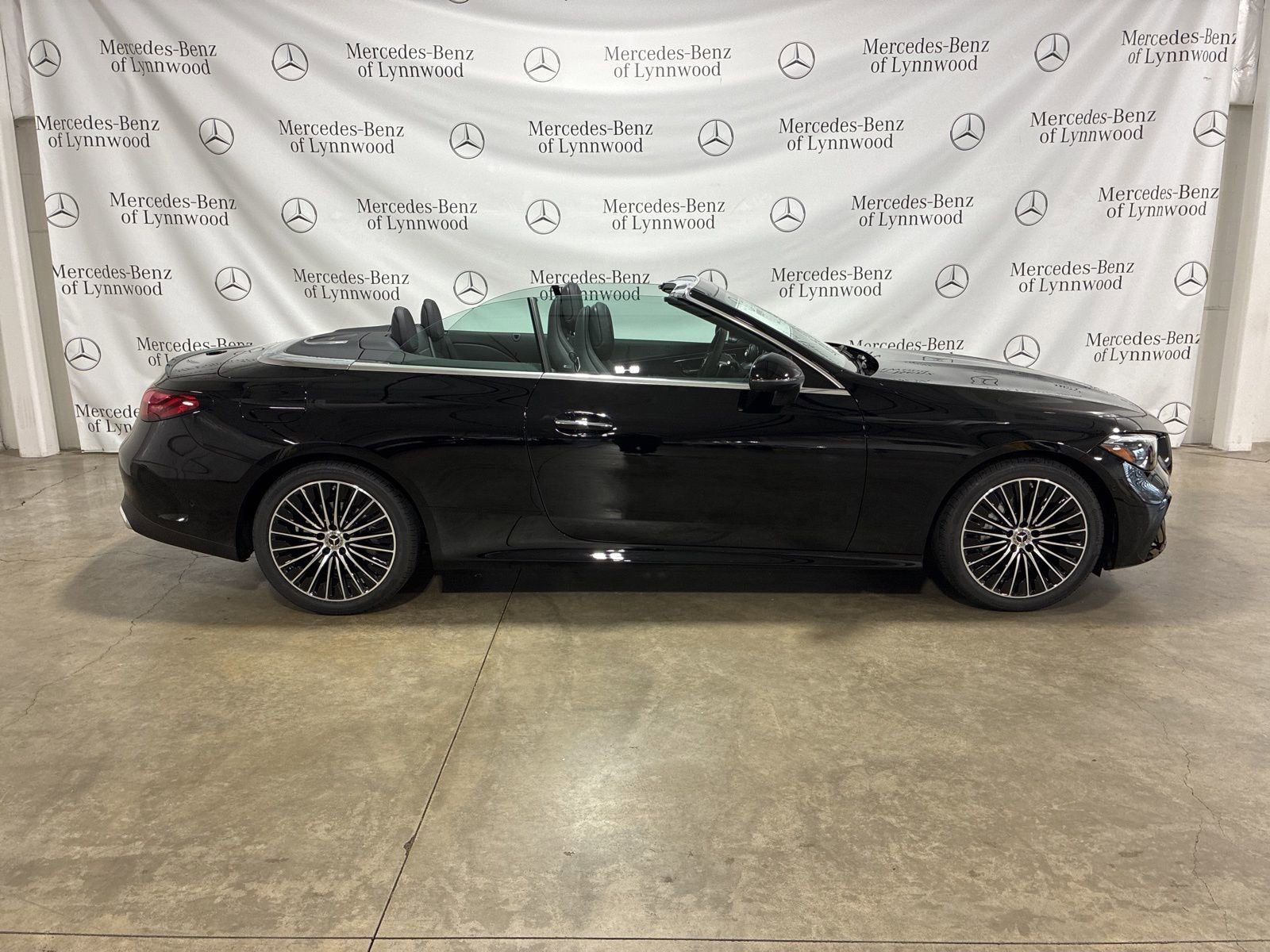 New 2026 Mercedes-Benz CLE 300 4MATIC Cabriolet image 3