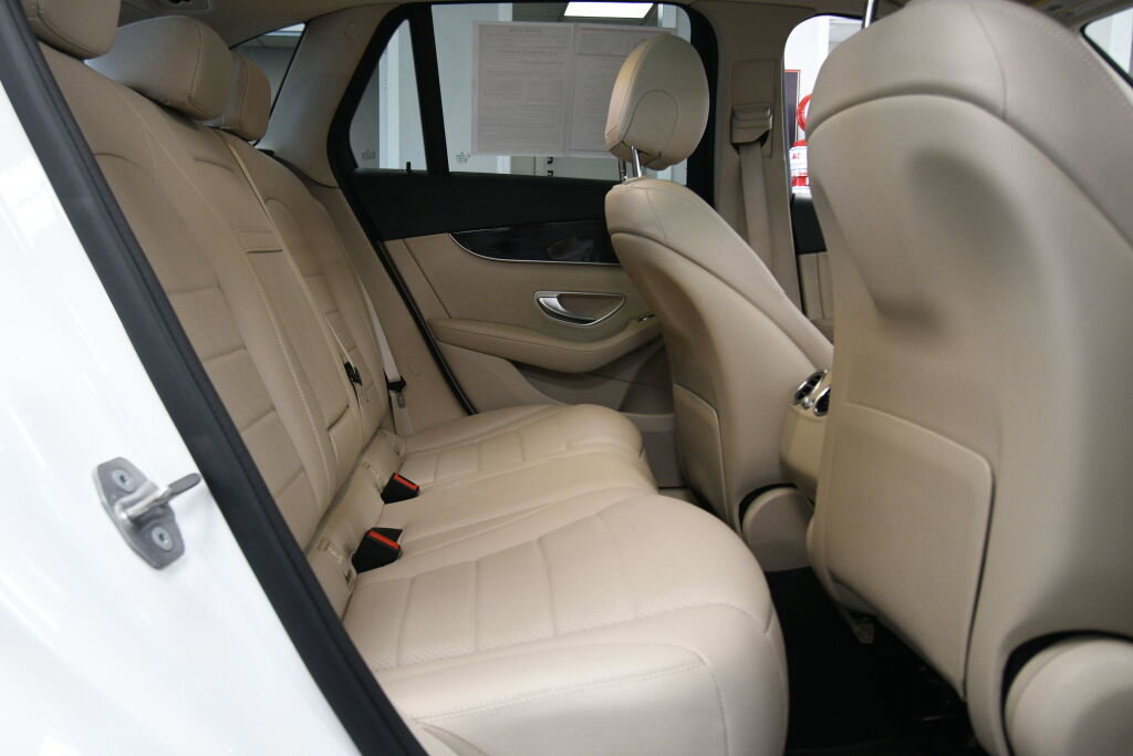 Used 2020 Mercedes-Benz GLC 300 4MATIC image 27