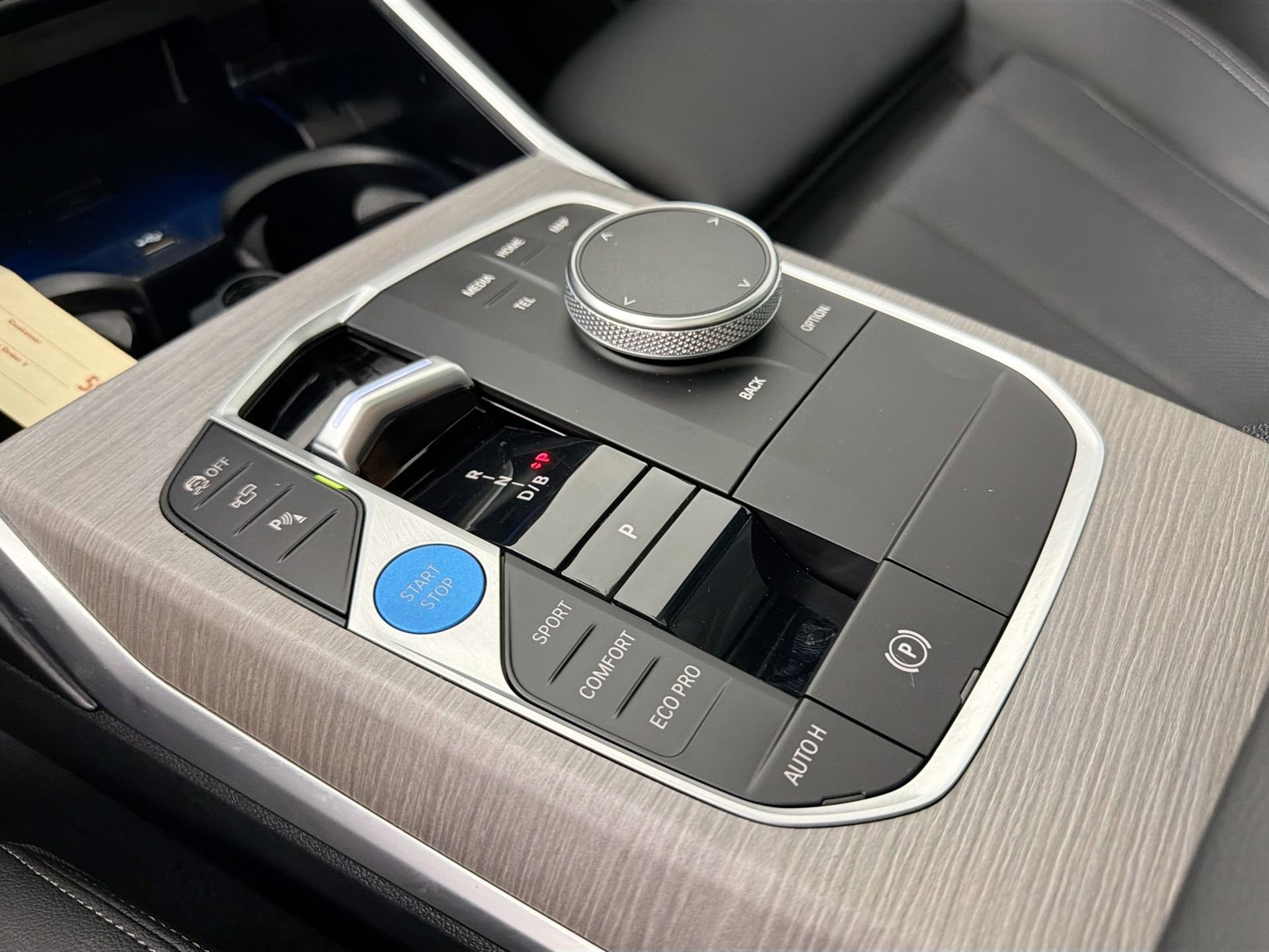 Certified 2025 BMW i4 eDrive40 w/ Premium Package image 17