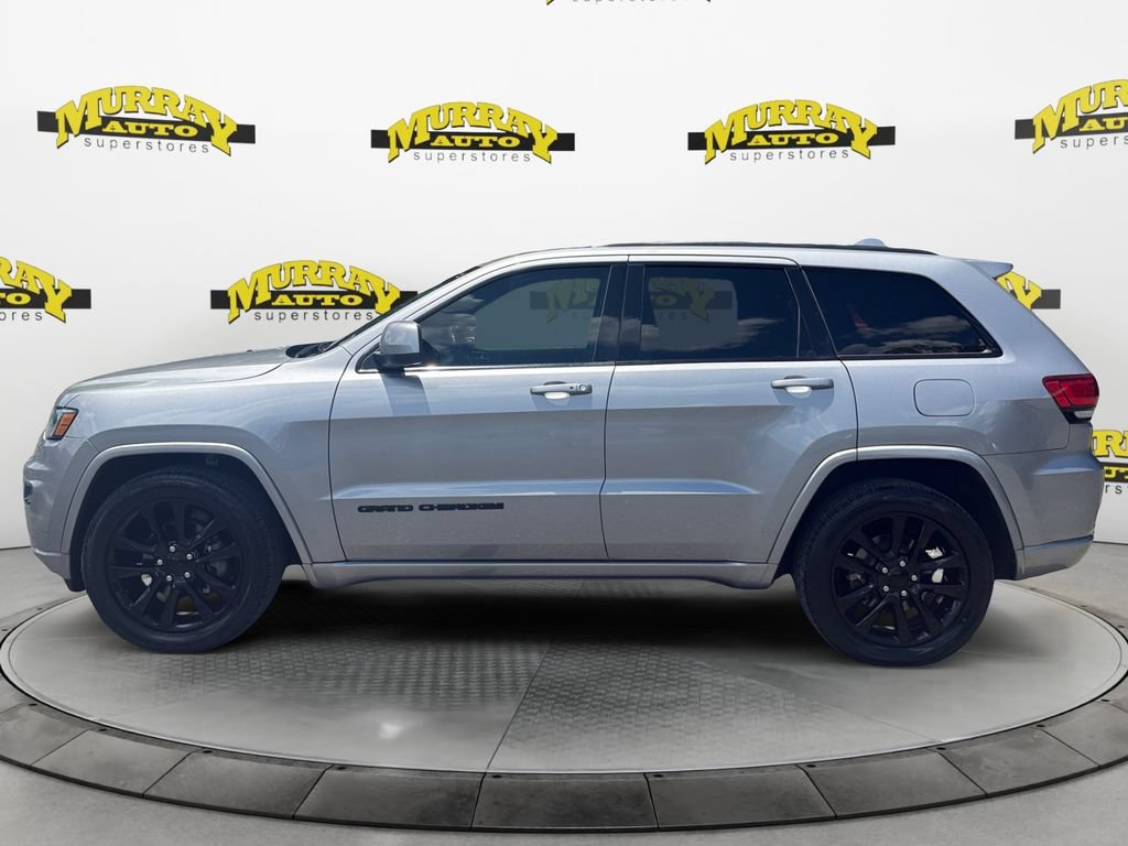 Used 2019 Jeep Grand Cherokee Altitude RWD image 2