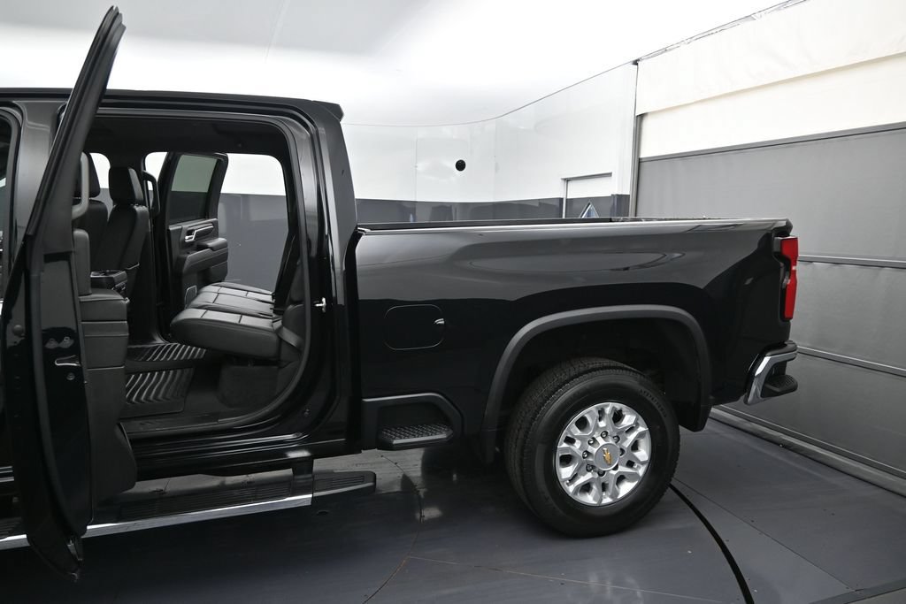 Used 2024 Chevrolet Silverado 2500 LTZ w/ LTZ Convenience Package AWD/4WD image 12