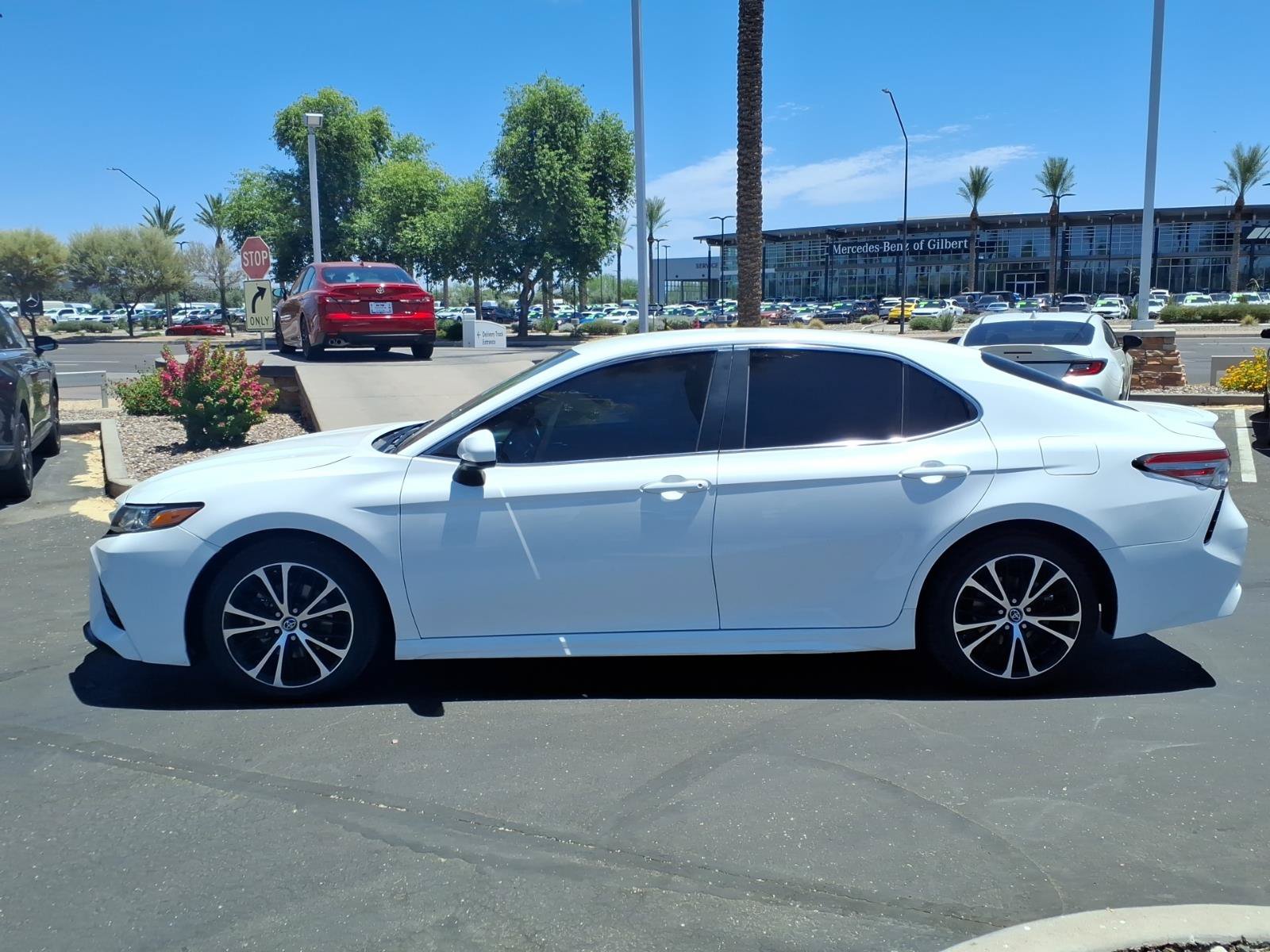 Used 2018 Toyota Camry SE FWD image 7