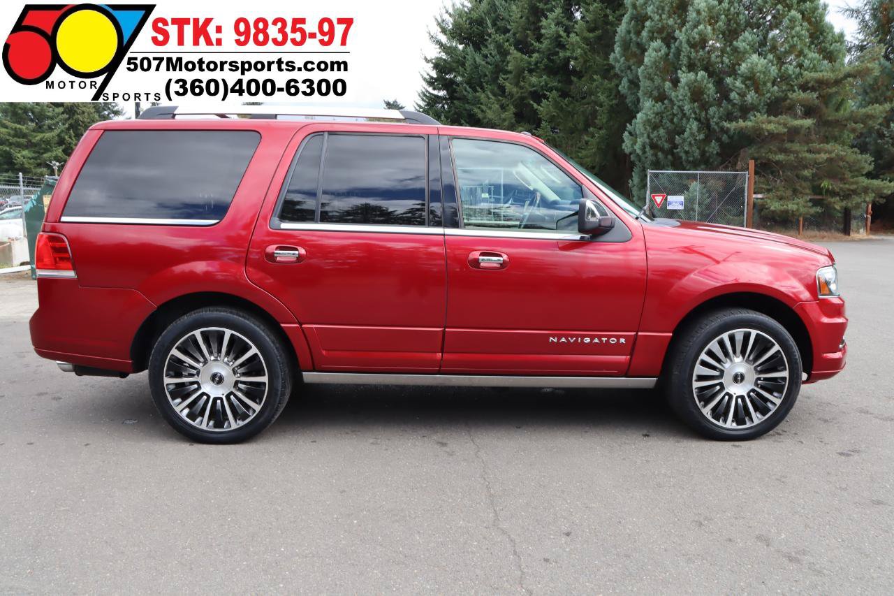 Used 2015 Lincoln Navigator 4WD w/ Equipment Group 101A Reserve image 9