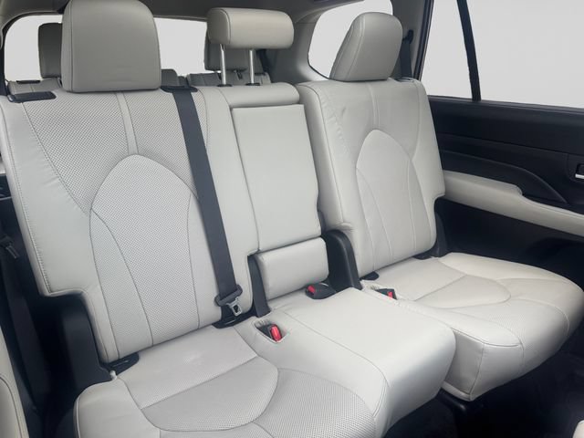 Certified 2024 Toyota Grand Highlander FWD image 19