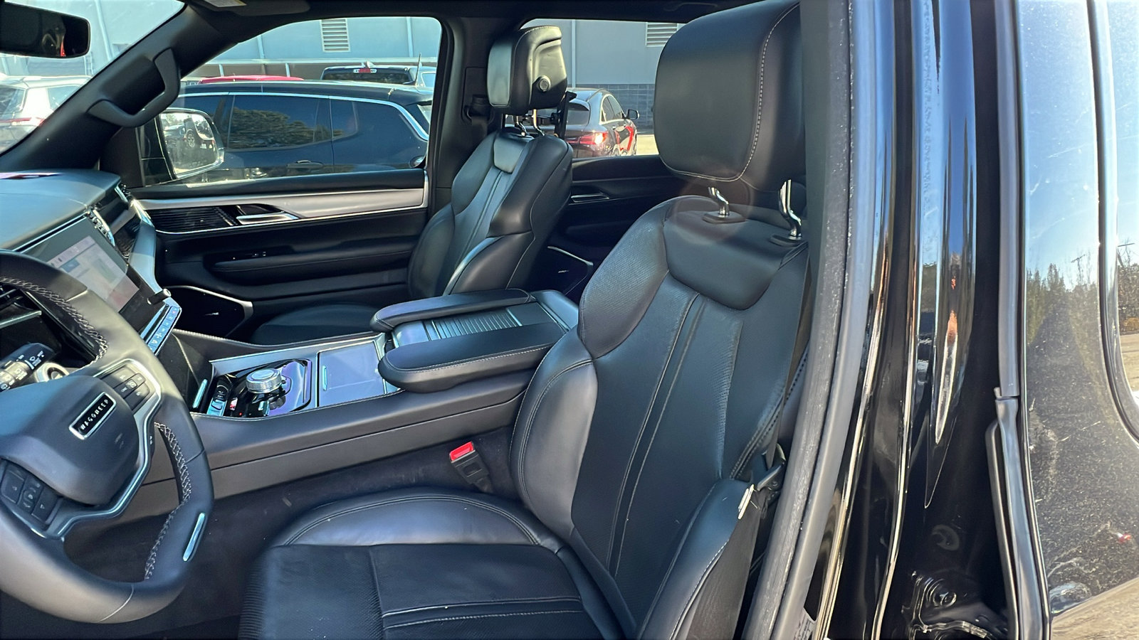 Used 2023 Jeep Wagoneer Series II image 17