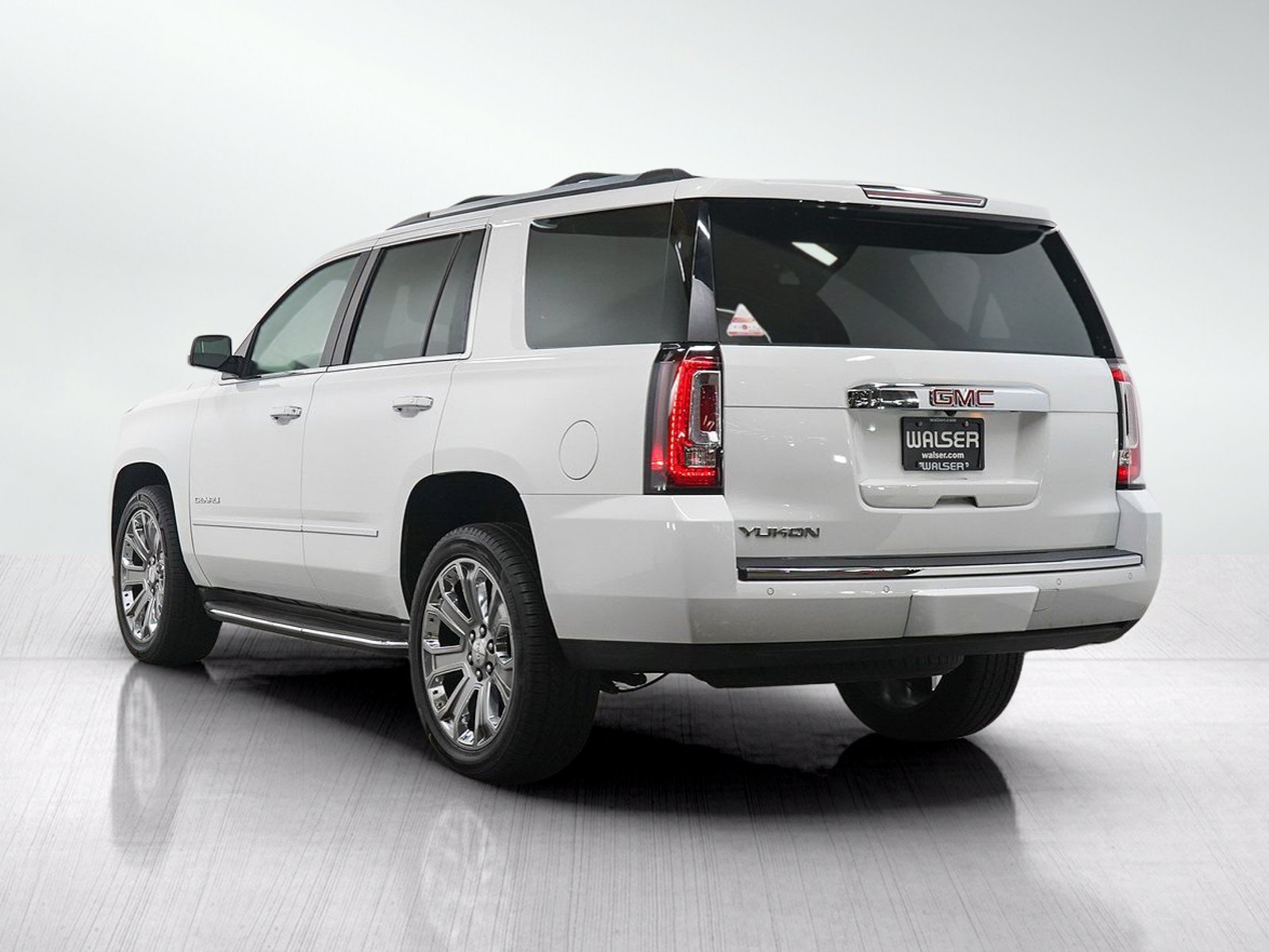 Used 2015 GMC Yukon Denali AWD/4WD image 3