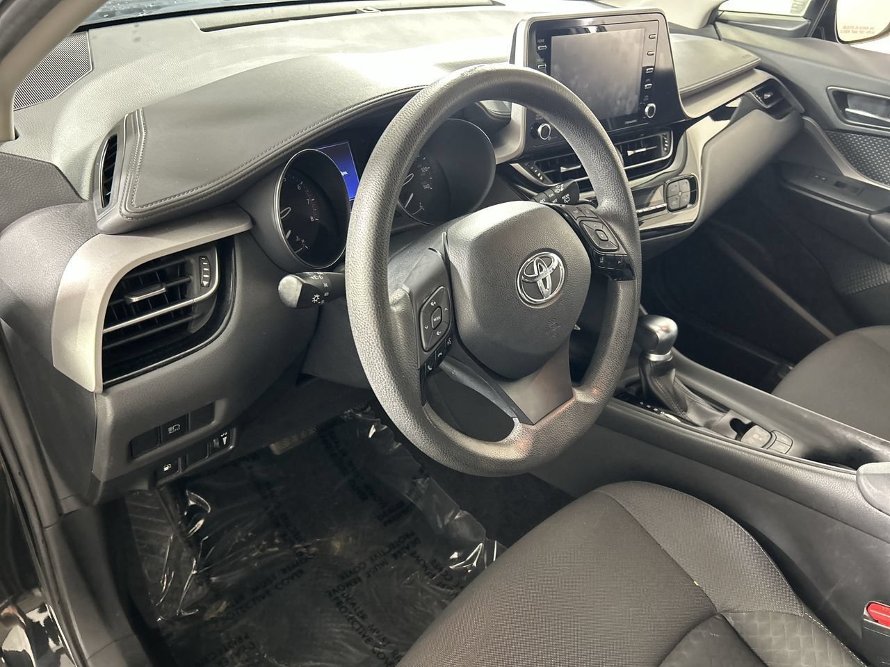 Used 2020 Toyota C-HR LE FWD image 12