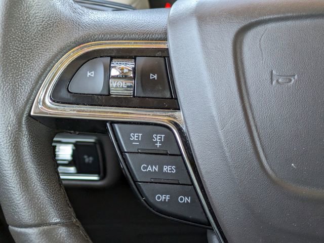 Used 2022 Lincoln Nautilus FWD w/ Premium Package image 28