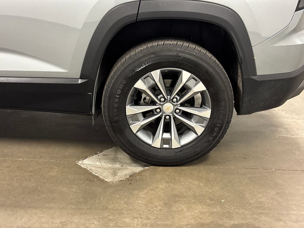 Used 2026 Chevrolet Equinox LT FWD image 14