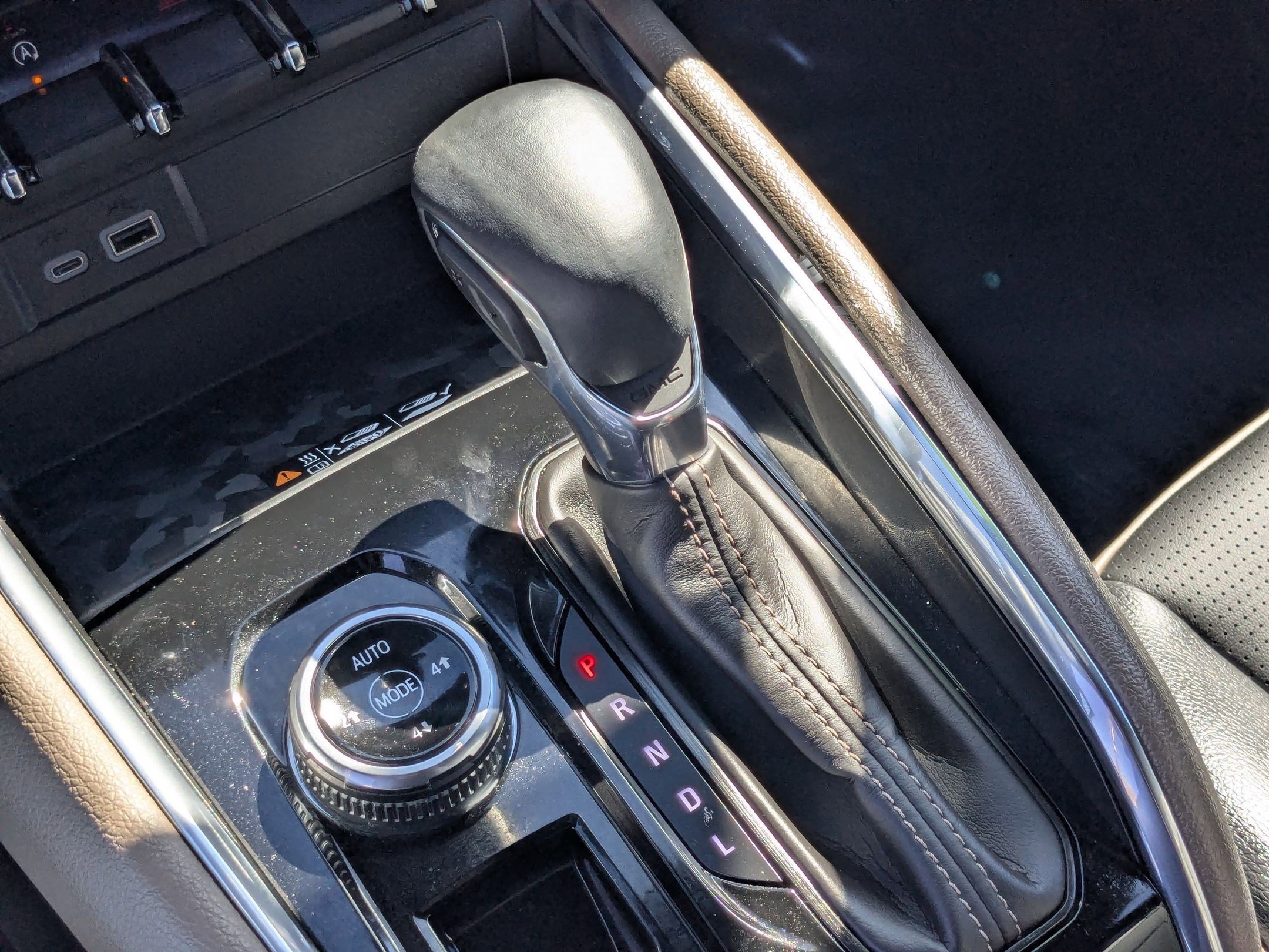 Used 2024 GMC Canyon Denali image 28