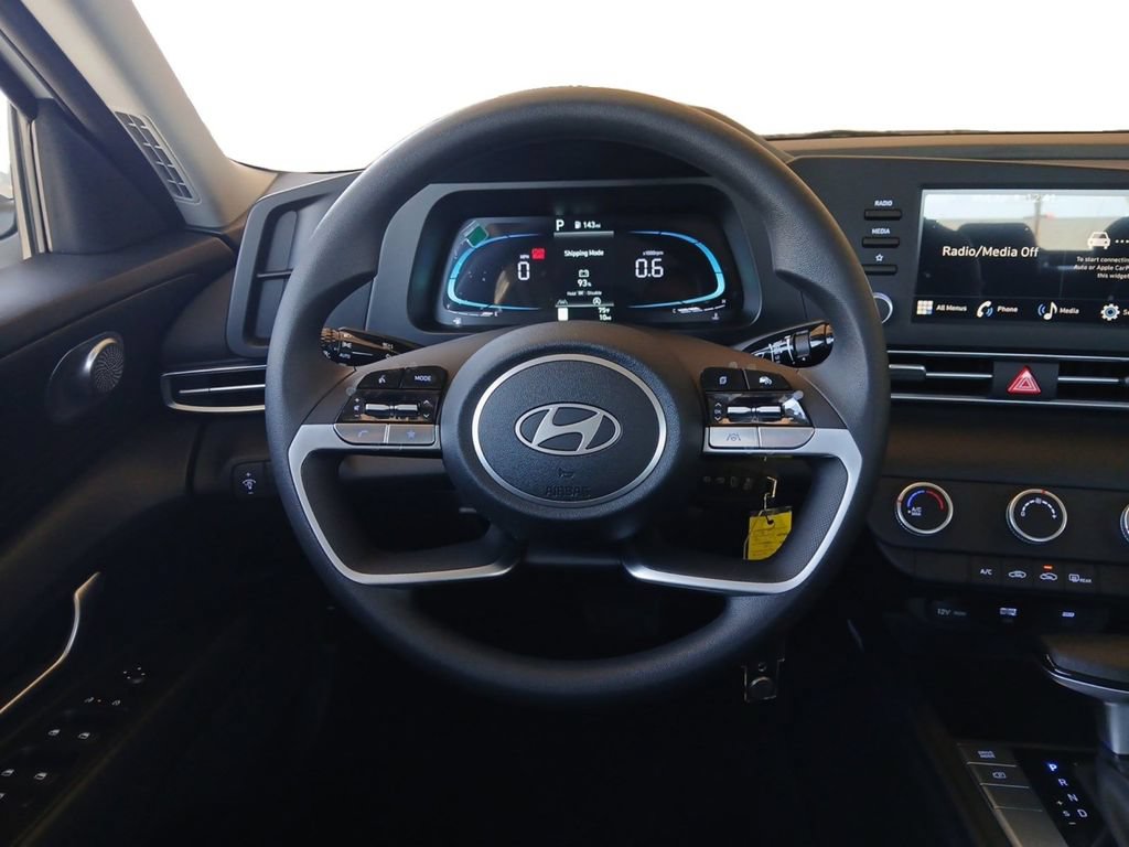 New 2026 Hyundai Elantra SE FWD image 13